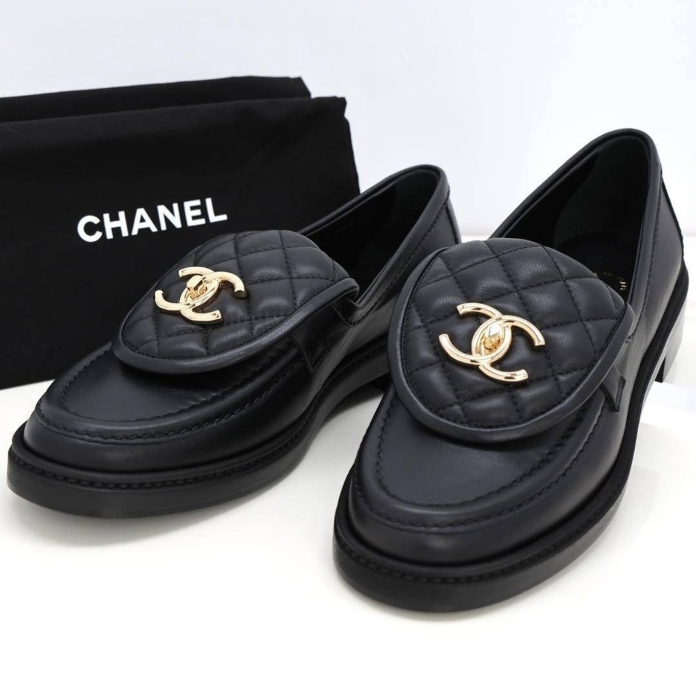CHANEL ローファー